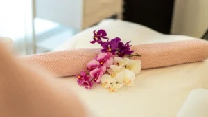 Orchidee auf einer Behandlungsliege