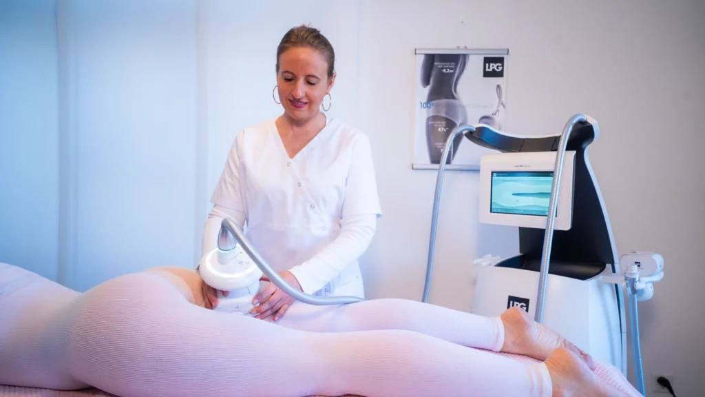 Nadine Hardegger bei der Behandlung